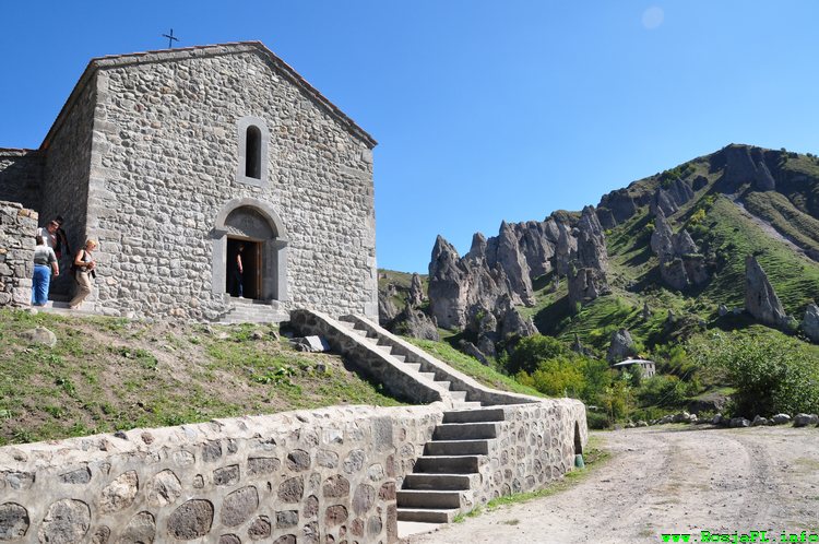 armenia goris skaly