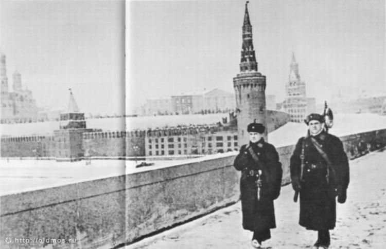 Zamaskowany Kreml, 1942 r. kreml zamaskowany